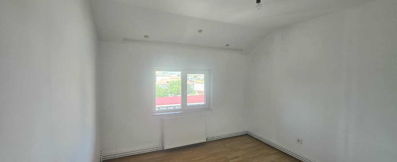De vânzare apartament 2 camere decomandat | Zona 8 Mai