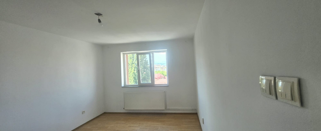 De vânzare apartament 2 camere decomandat | Zona 8 Mai