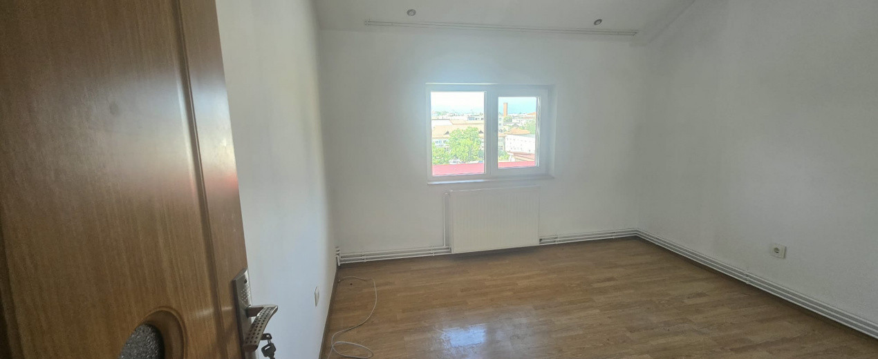 De vânzare apartament 2 camere decomandat | Zona 8 Mai