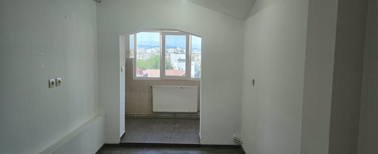 De vânzare apartament 2 camere decomandat | Zona 8 Mai