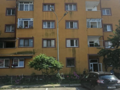 De vânzare apartament 2 camere decomandat | Zona 8 Mai