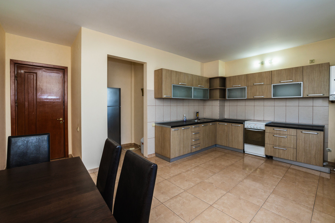 Apartament în vilă - Acces independent - Investiție & business - Nicolae Dobrin