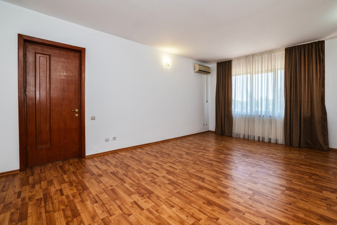 Apartament în vilă - Acces independent - Investiție & business - Nicolae Dobrin