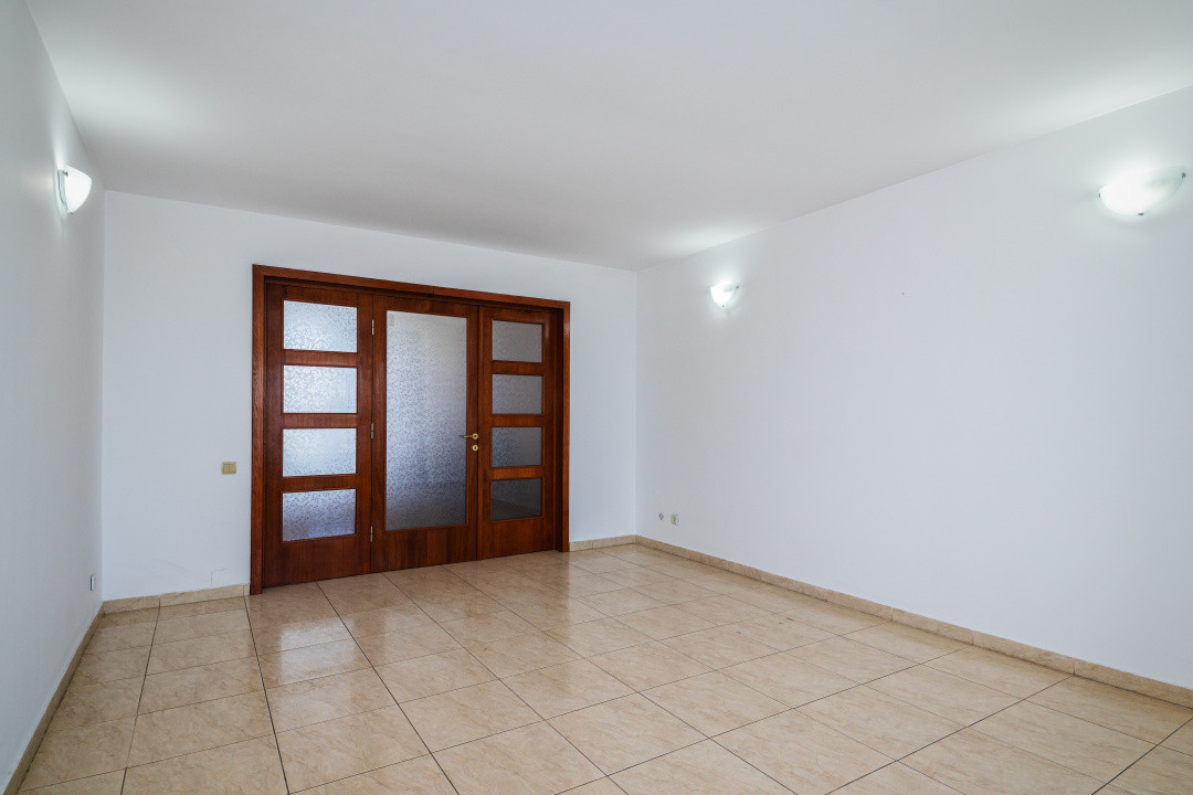 Apartament în vilă - Acces independent - Investiție & business - Nicolae Dobrin