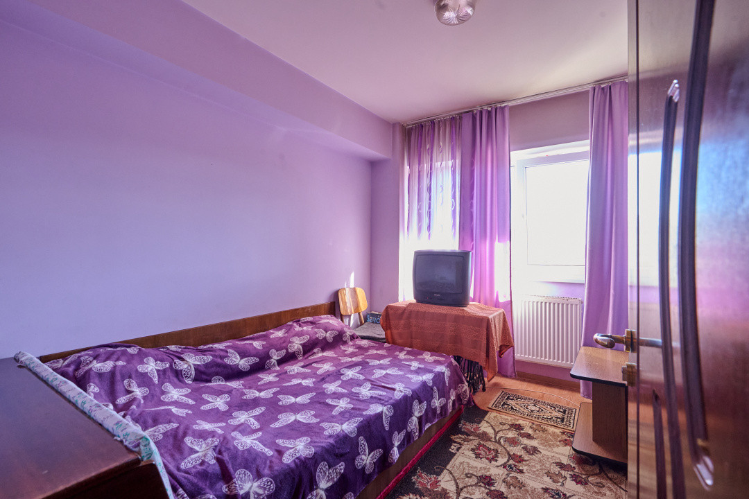 Vand/Schimb Apartament 3 camere ultracentral cu Apartament 2 camere+diferenta
