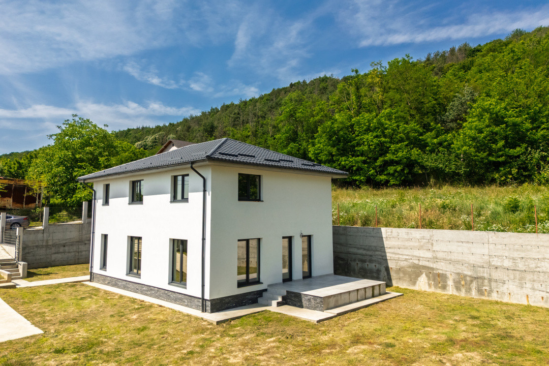 Casă individuală nouă P+1 - 140 mp - Teren 663 mp - Argeșelu