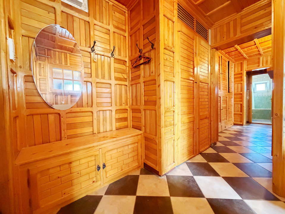 Apartament cu 3 camere decomandat + mansarda  
