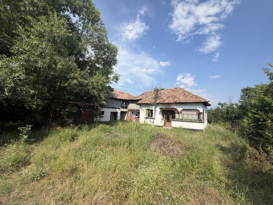Casă bătrânească + teren 1.032 mp, Purcăreni, Argeș