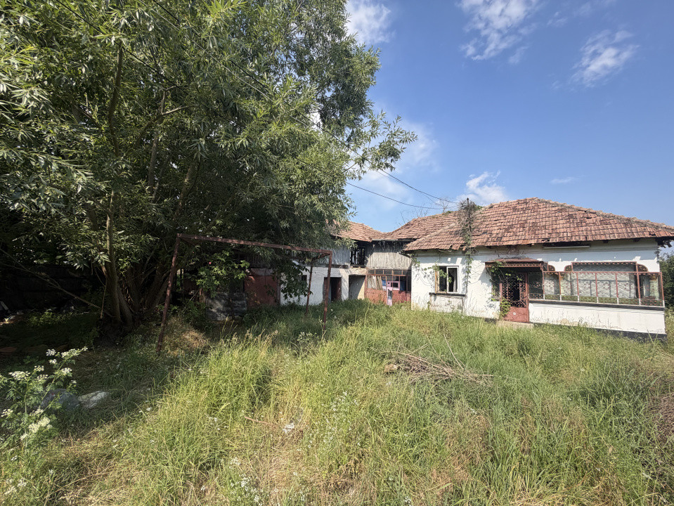 Casă bătrânească + teren 1.032 mp, Purcăreni, Argeș