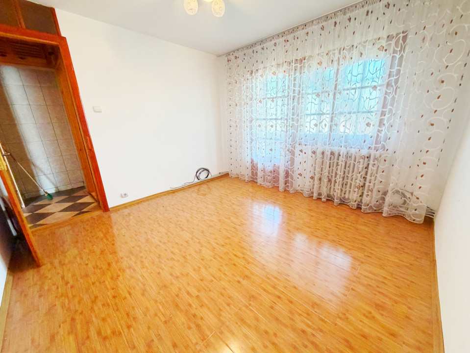 Apartament 3 camere decomandat Curtea de Arges - Ivancea