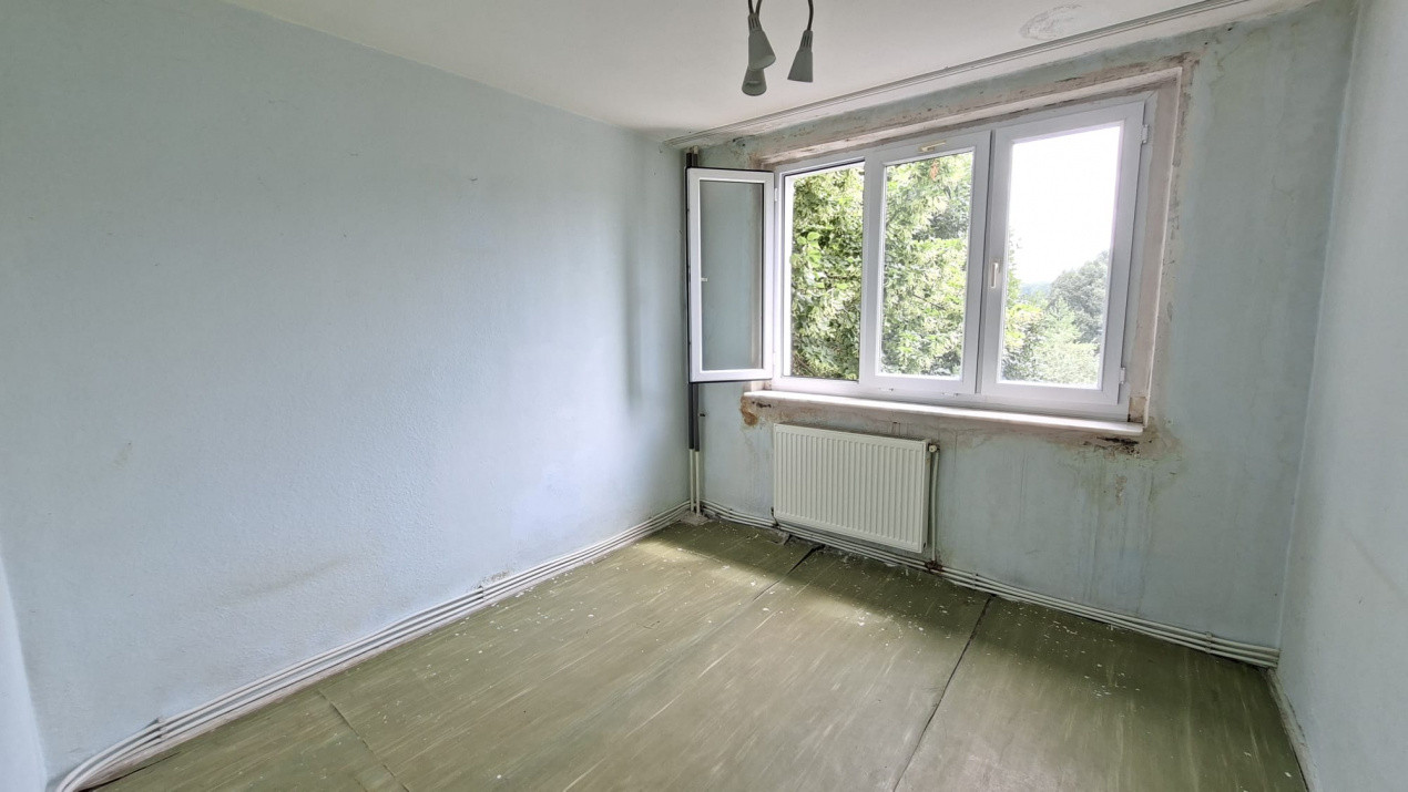 Apartament 4 camere Nord ,Etaj 3 la Poarta Scolii nr 14
