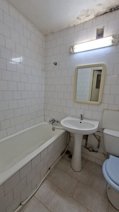 Apartament 4 camere Nord ,Etaj 3 la Poarta Scolii nr 14