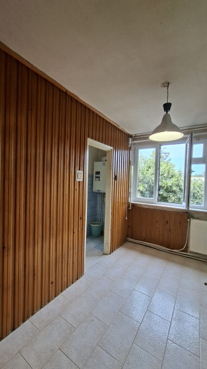 Apartament 4 camere Nord ,Etaj 3 la Poarta Scolii nr 14