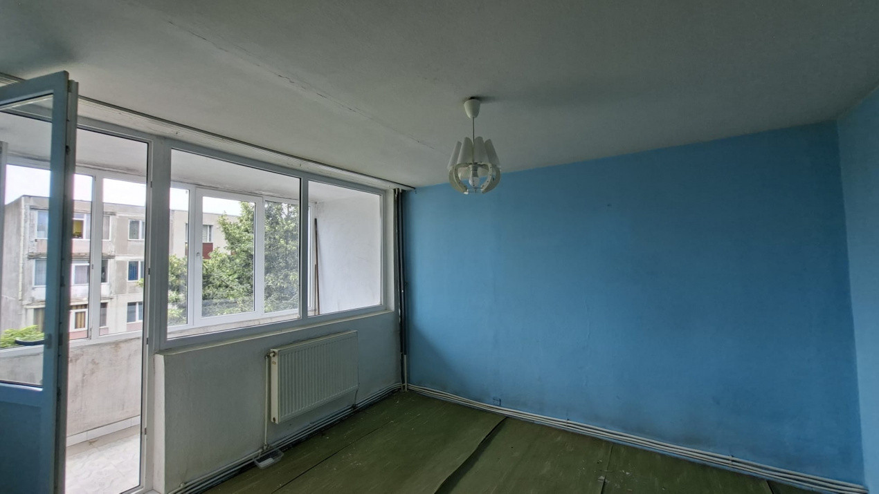 Apartament 4 camere Nord ,Etaj 3 la Poarta Scolii nr 14