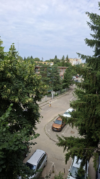 Apartament 4 camere Nord ,Etaj 3 la Poarta Scolii nr 14