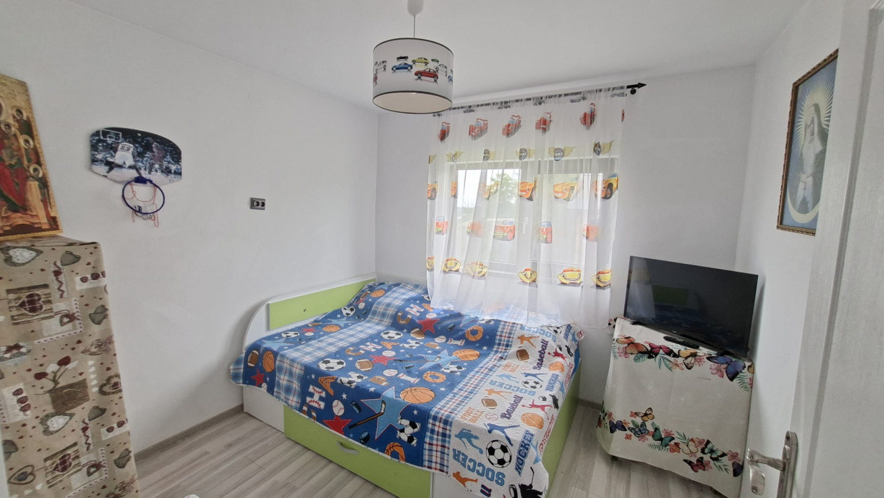 Casă complet renovată RATESTI, Tigveni – Argeș cu teren 1746 mp