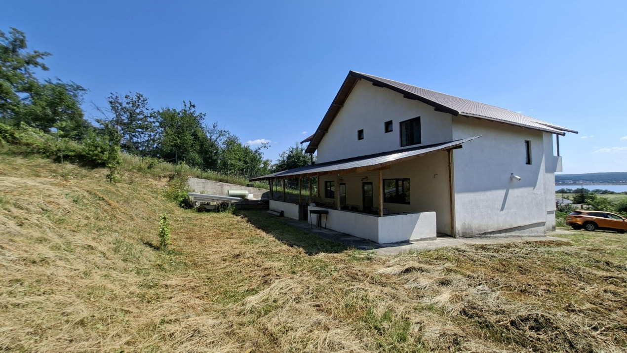 Casă-Pensiune Agroturistica spatioasa P+M Budeasa cu vedere la lac