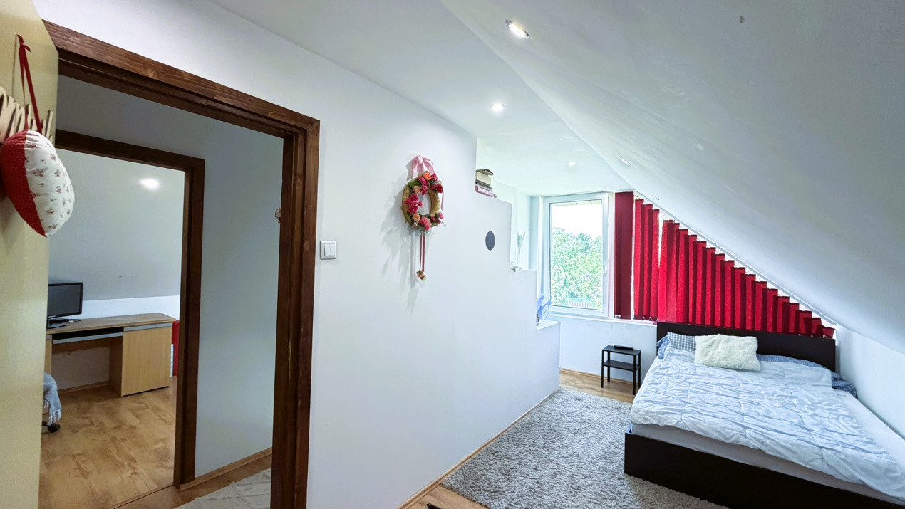 Casă Centrală 5 camere, Str. Andrei Mureșanu - Carei