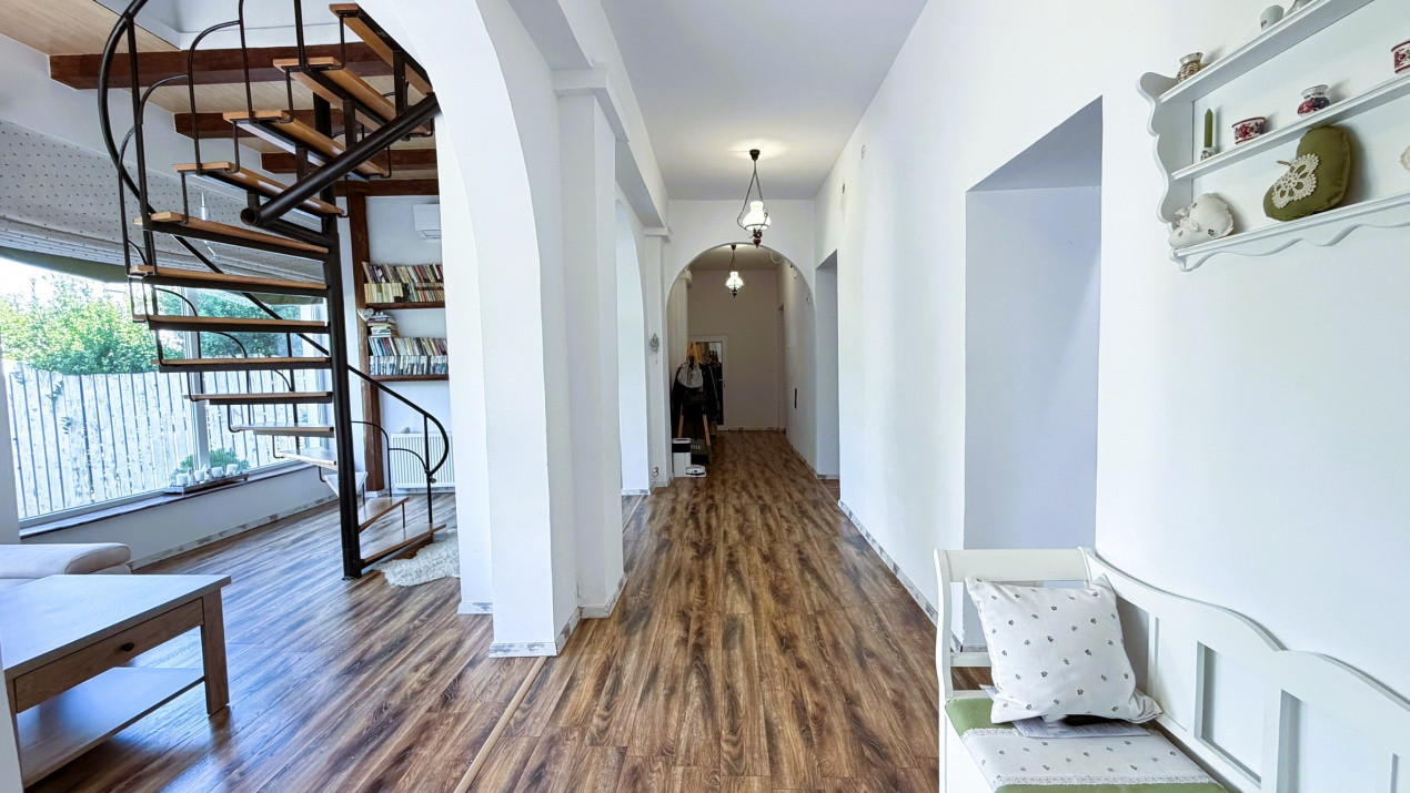 Casă Centrală 5 camere, Str. Andrei Mureșanu - Carei