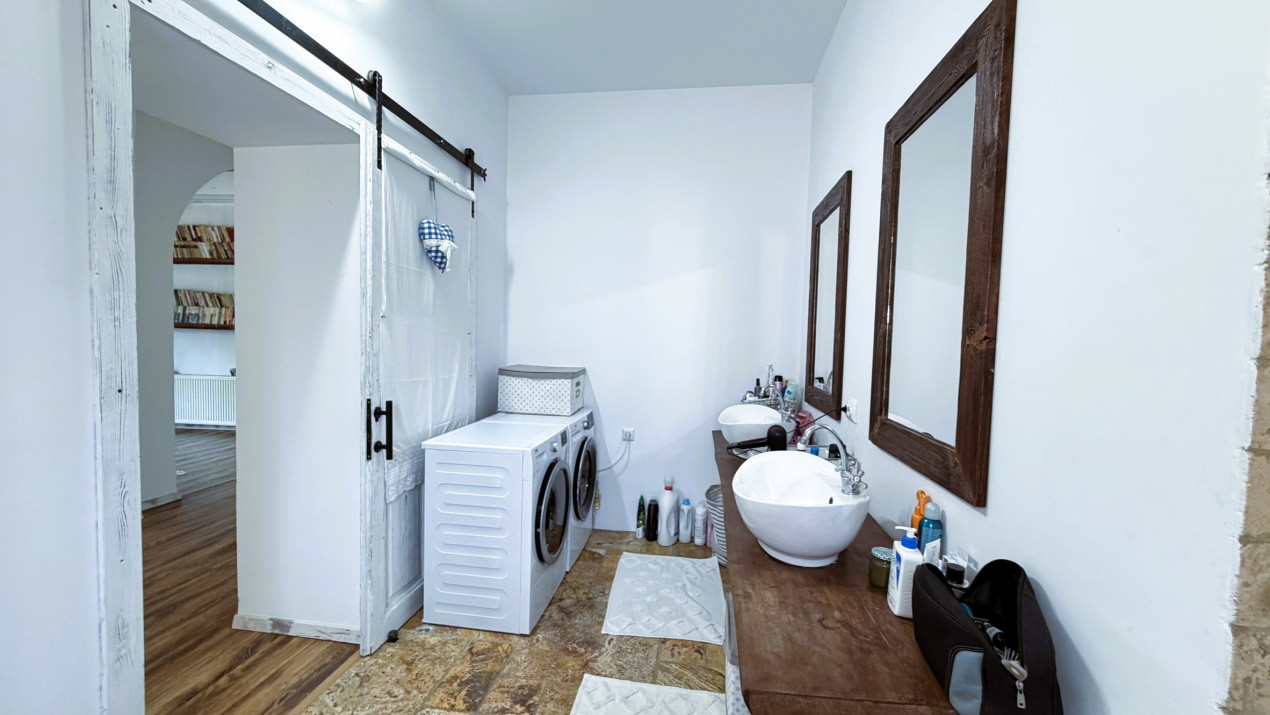Casă Centrală 5 camere, Str. Andrei Mureșanu - Carei