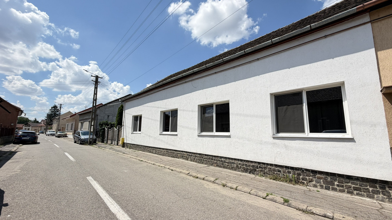 Casă Centrală 5 camere, Str. Andrei Mureșanu - Carei