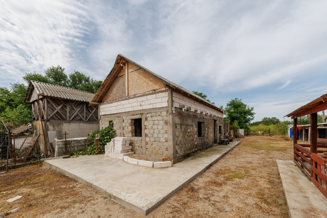 Casa+teren 2.140 mp de vanzare – Ciesti, Lunca Corbului– la doar 30 km Pitesti