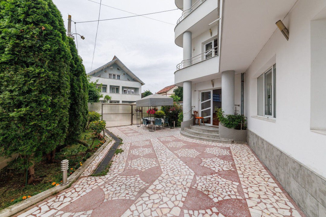 De inchiriat CASA spatioasa si curte proprie Gavana -Alunului