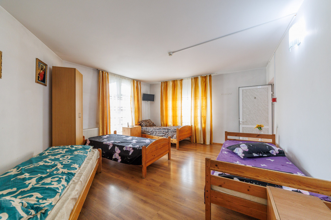 De inchiriat CASA spatioasa si curte proprie Gavana -Alunului