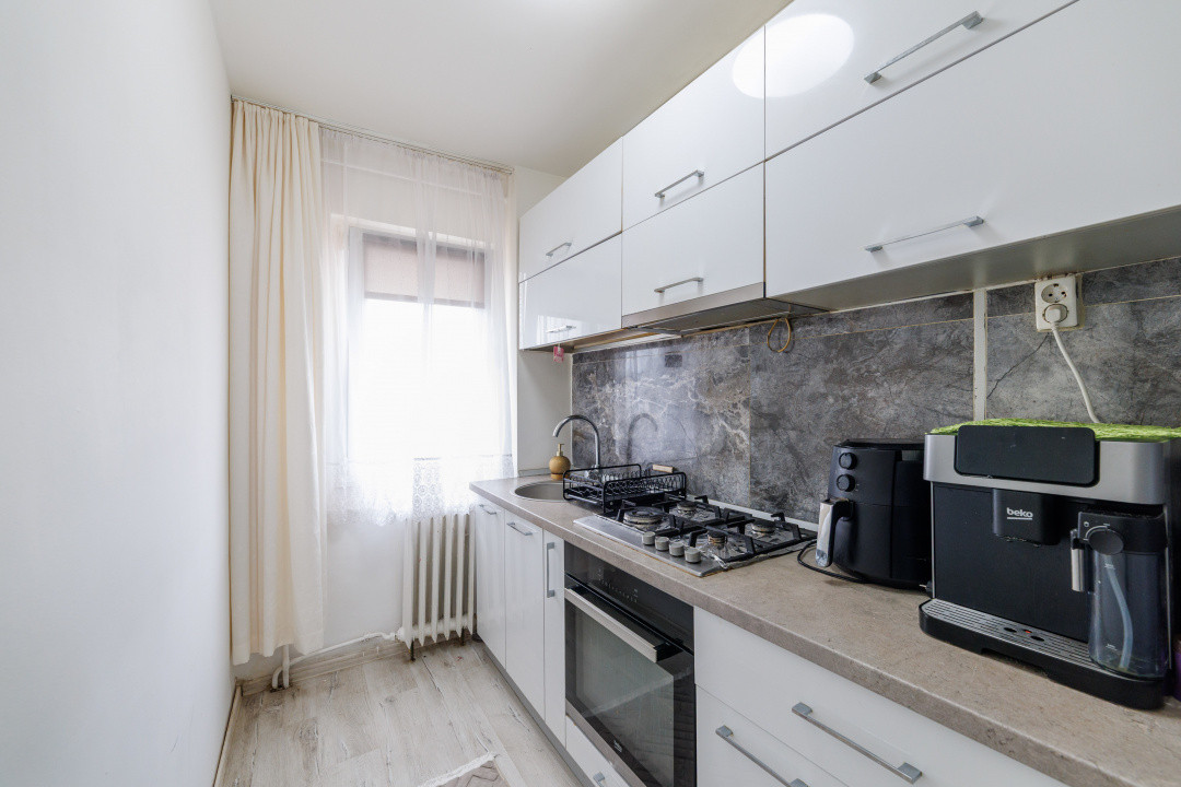 Apartament 2 camere semidecomandate, gata de mutat, Trivale 