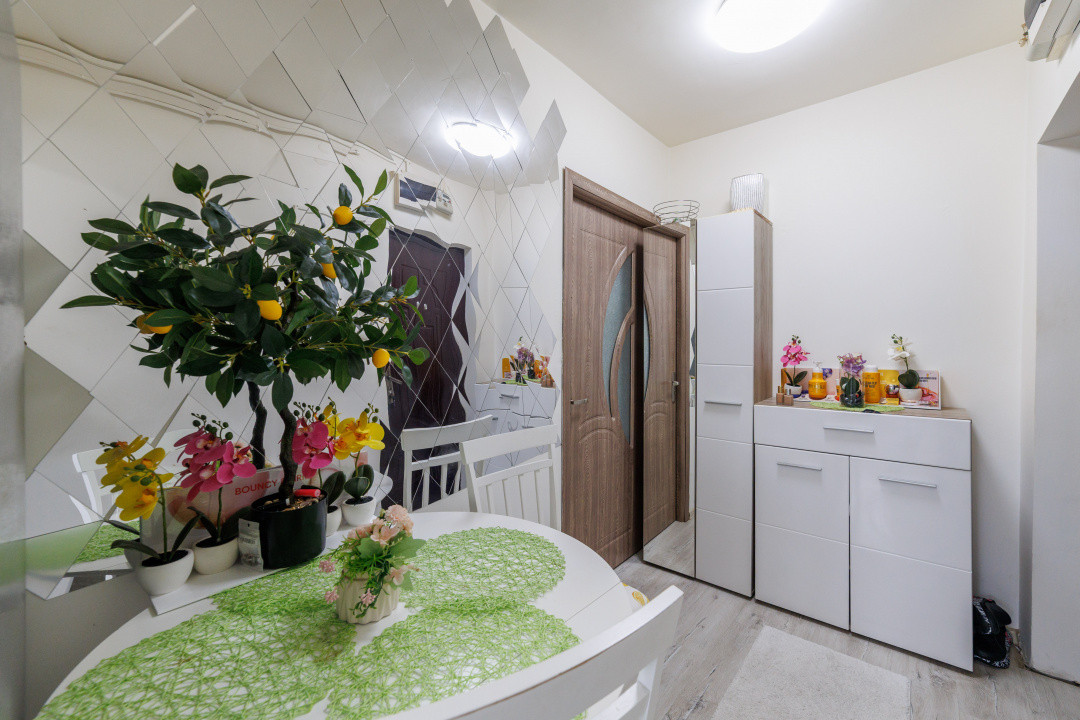 Apartament 2 camere semidecomandate, gata de mutat, Trivale 
