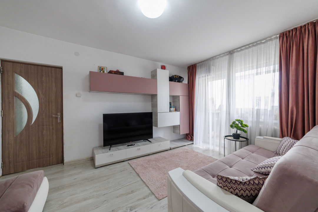 Apartament 2 camere semidecomandate, gata de mutat, Trivale 