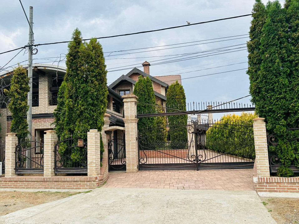 Vila impunătoare in stil italian - Ștefănești, Argeș