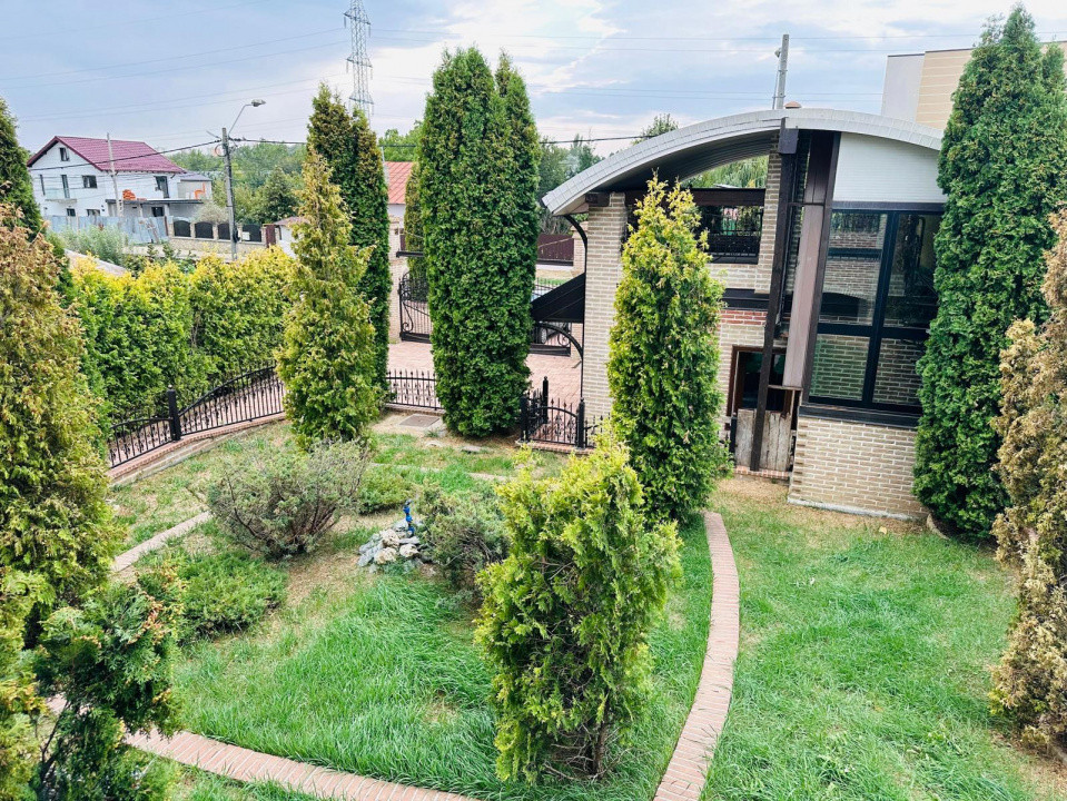 Vila impunătoare in stil italian - Ștefănești, Argeș