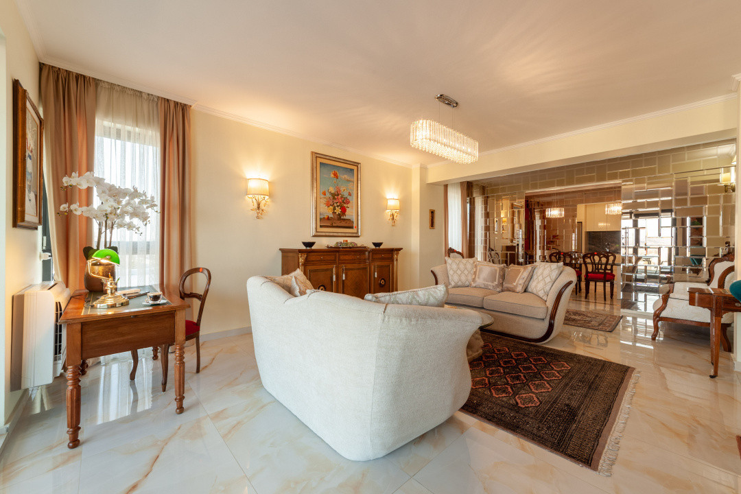 Apartament ultracentral - 3 camere, 167 mp, 2 terase, 2 locuri de parc subterane