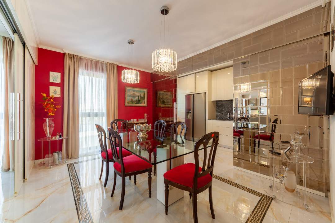 Apartament ultracentral - 3 camere, 167 mp, 2 terase, 2 locuri de parc subterane