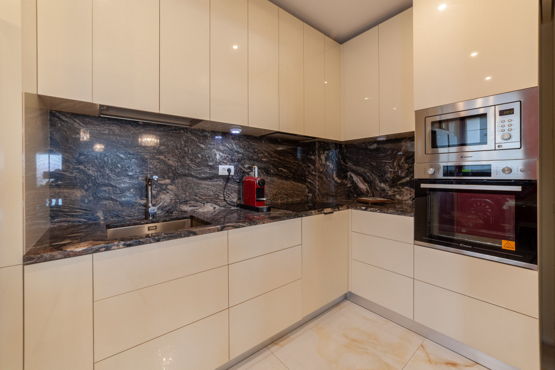 Apartament ultracentral - 3 camere, 167 mp, 2 terase, 2 locuri de parc subterane