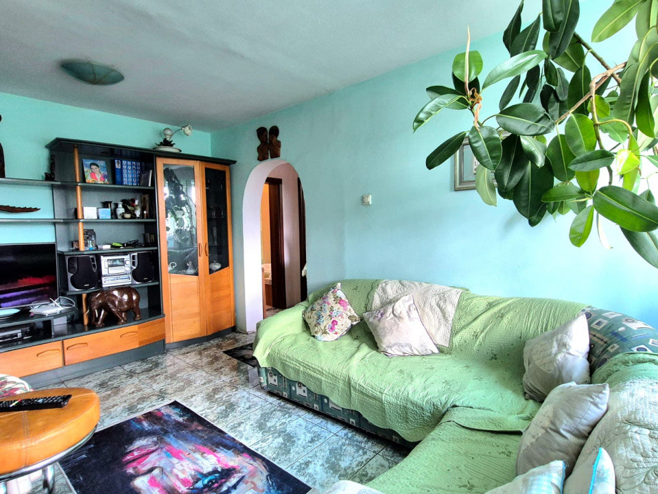 Apartament 3 camere - Jean Steriadi
