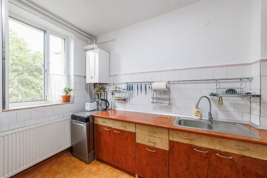 Apartament 2 camere, etaj 3, zona Traian