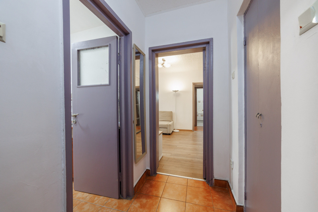 Apartament 2 camere, etaj 3, zona Traian