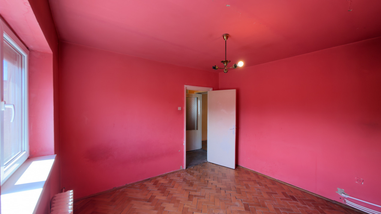 Apartament 2 camere Etaj III / Str. Eliberării 17 -Carei- Comision 0% cumpărător