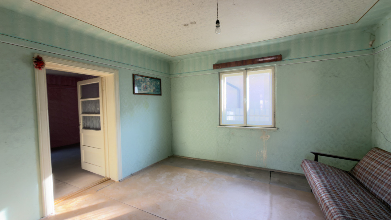Casă 3 camere, Teren 1036 mp Front 22 m - Str. Florilor 46 - Carei -