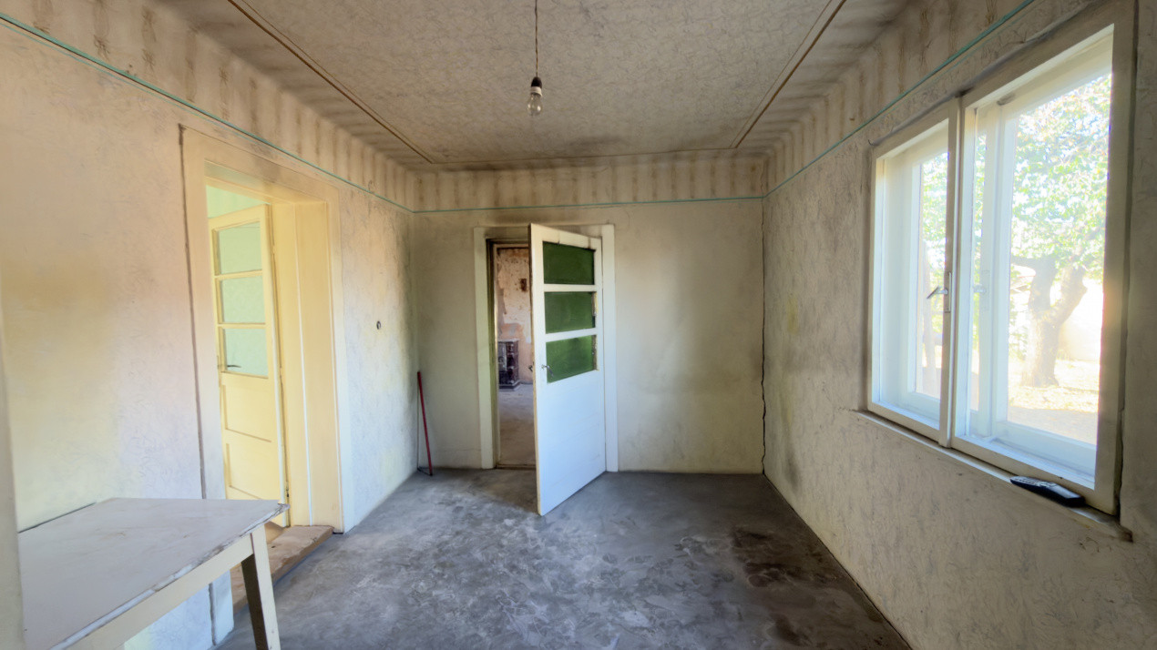 Casă 3 camere, Teren 1036 mp Front 22 m - Str. Florilor 46 - Carei -
