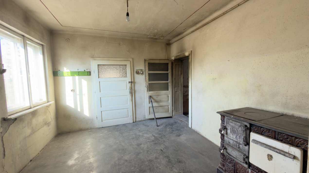 Casă 3 camere, Teren 1036 mp Front 22 m - Str. Florilor 46 - Carei -