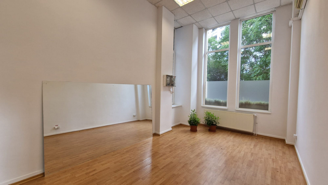 De inchiriat spatiu comercial central