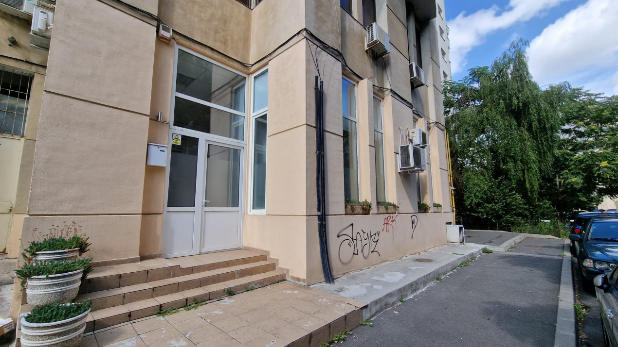 De inchiriat spatiu comercial central