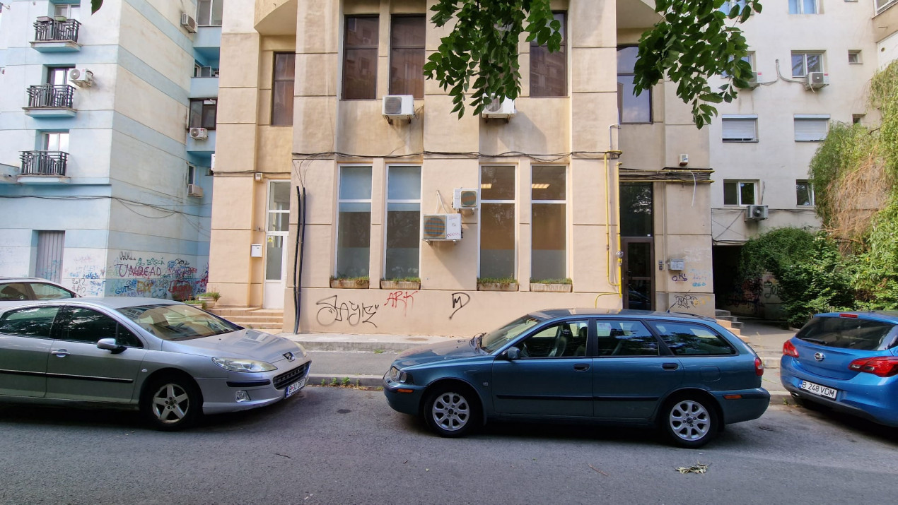 De inchiriat spatiu comercial central