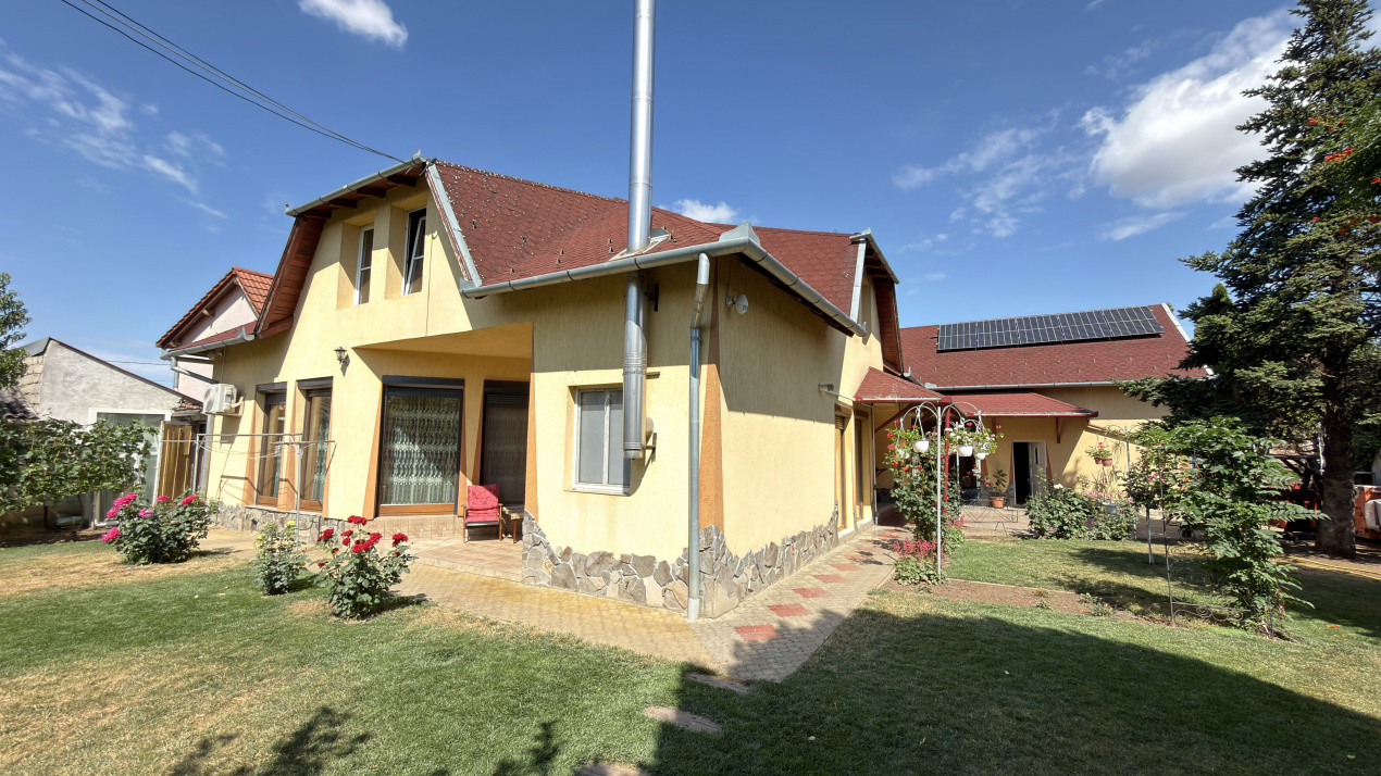 Casa Visurilor /4 camere-163 mp / Teren-1036 mp / B-dul 25 Octombrie - Carei