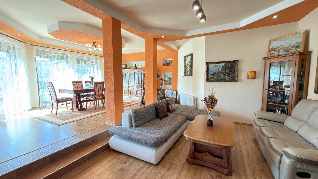 Casa Visurilor /4 camere-163 mp / Teren-1036 mp / B-dul 25 Octombrie - Carei