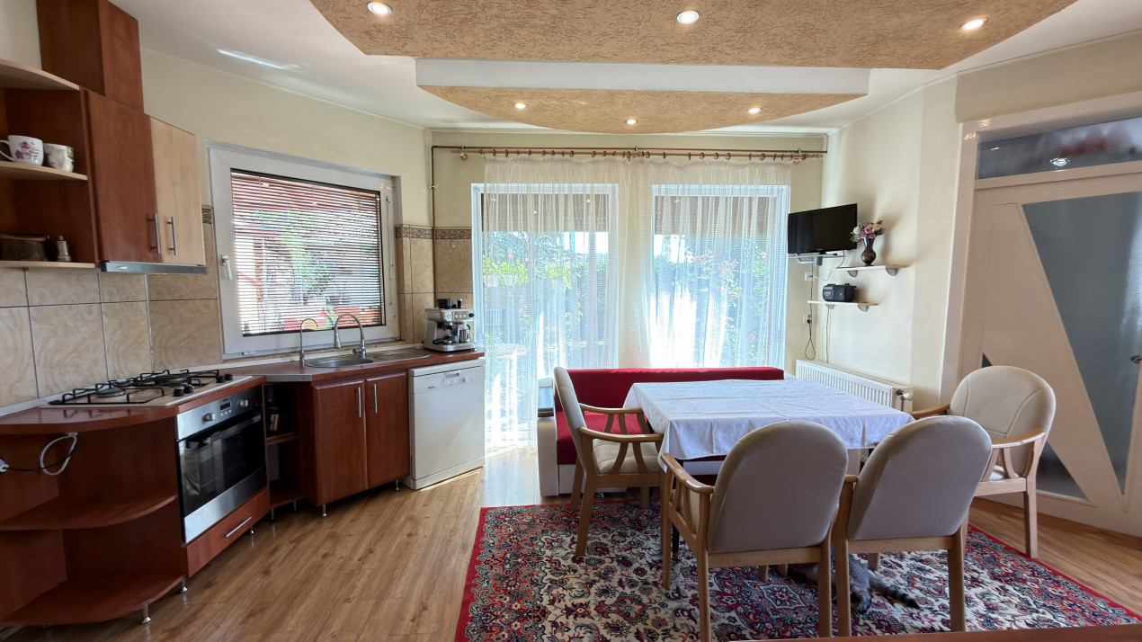 Casa Visurilor /4 camere-163 mp / Teren-1036 mp / B-dul 25 Octombrie - Carei