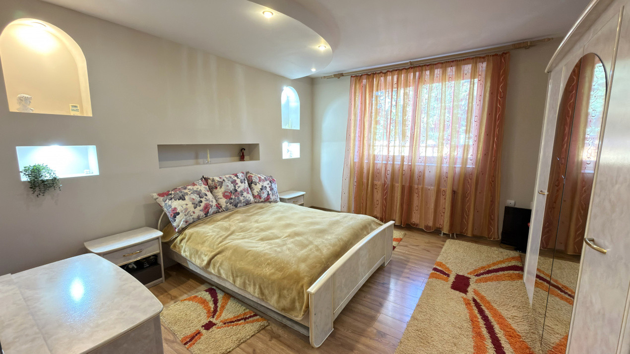 Casa Visurilor /4 camere-163 mp / Teren-1036 mp / B-dul 25 Octombrie - Carei